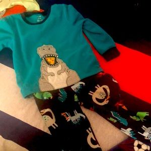 Kids pj set. Long sleeve fleece in 4t from carters